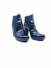 Load image into Gallery viewer, TOD'S Size 8.5 Black Leather Ankle Boot