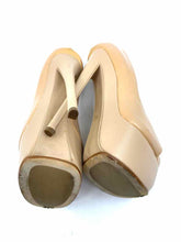 Load image into Gallery viewer, GIUSEPPE ZANOTTI Size 6 Nude Leather Solid Pumps