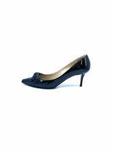 Load image into Gallery viewer, VALENTINO GARAVANI Size 8.5 Black Patent Leather Pumps