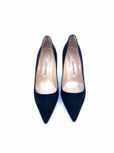 Load image into Gallery viewer, MANOLO BLAHNIK Size 9.5 Black Crepe Pumps