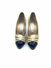 Load image into Gallery viewer, CHANEL Size 11 Black & Gold Patent Leather Pumps