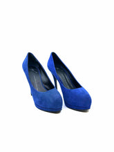 Load image into Gallery viewer, GIUSEPPE ZANOTTI Size 7 Blue Suede Pumps