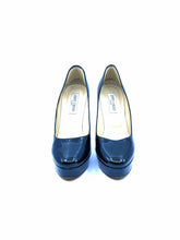 Load image into Gallery viewer, JIMMY CHOO Size 9 Black Patent Leather Pumps