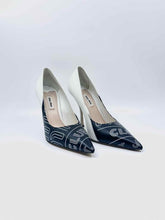 Load image into Gallery viewer, MIU MIU Size 9 Black & White Leather Pumps