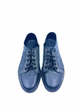 Load image into Gallery viewer, GUCCI Size 8 Black Men's Sneakers