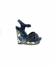 Load image into Gallery viewer, BOTTEGA VENETA Size 7.5 Brown Wedge