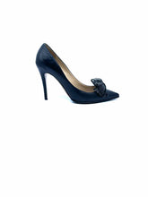 Load image into Gallery viewer, VALENTINO GARAVANI Size 8.5 Black Leather Pumps