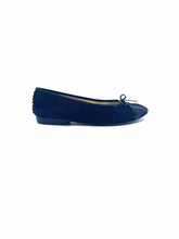 Load image into Gallery viewer, CHANEL Size 5.5 Black & Grey Tweed Flats