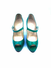 Load image into Gallery viewer, CHRISTIAN LOUBOUTIN Size 6.5 Green Leather Pumps