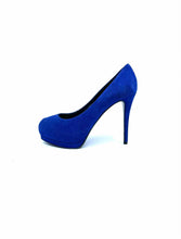 Load image into Gallery viewer, GIUSEPPE ZANOTTI Size 7 Blue Suede Pumps