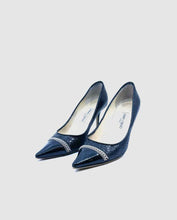 Load image into Gallery viewer, JIMMY CHOO Size 9 Black Snakeskin Solid Pumps