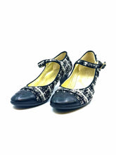 Load image into Gallery viewer, CHANEL Size 6.5 black, white Tweed Tweed Pumps