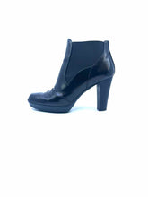 Load image into Gallery viewer, TOD'S Size 8.5 Black Leather Ankle Boot