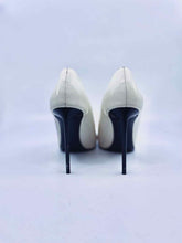 Load image into Gallery viewer, SAINT LAURENT Size 8.5 Cream Patent Leather Pumps