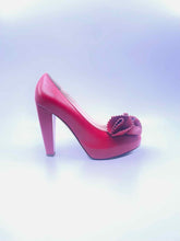 Load image into Gallery viewer, LOEFFLER RANDALL Size 5 Red Pumps