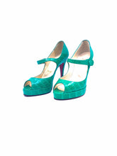 Load image into Gallery viewer, CHRISTIAN LOUBOUTIN Size 6.5 Green Leather Pumps