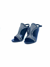 Load image into Gallery viewer, ALEXANDER WANG Size 6.5 Black & White Pumps