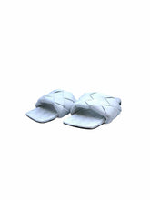 Load image into Gallery viewer, BOTTEGA VENETA Size 9.5 White Leather Woven Slide