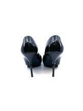 Load image into Gallery viewer, GUCCI Size 8.5 Black Patent Leather Pumps