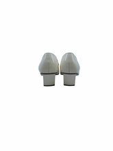 Load image into Gallery viewer, ROGER VIVIER Size 7.5 Ivory Patent Leather Plastic Solid Pumps