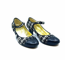 Load image into Gallery viewer, CHANEL Size 6.5 black, white Tweed Tweed Pumps