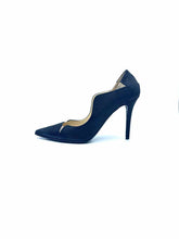 Load image into Gallery viewer, JIMMY CHOO Size 9 Black Leather Pumps