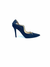 Load image into Gallery viewer, JIMMY CHOO Size 9 Black Leather Pumps
