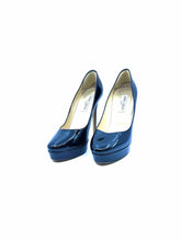 Load image into Gallery viewer, JIMMY CHOO Size 9 Black Patent Leather Pumps