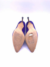 Load image into Gallery viewer, MANOLO BLAHNIK Size 10 Purple Satin Pumps