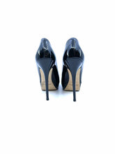 Load image into Gallery viewer, JIMMY CHOO Size 9 Black Patent Leather Pumps