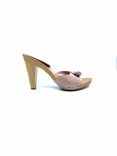 Load image into Gallery viewer, CHANEL Size 9 Pink Suede Solid Sandals