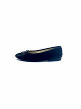 Load image into Gallery viewer, CHANEL Size 5.5 Black & Grey Tweed Flats