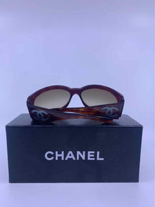 CHANEL Brick Sunglasses