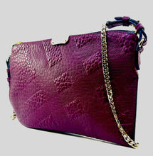 Load image into Gallery viewer, BURBERRY Peyton Leather Crossbody
