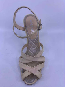 CHANEL Size 8 Cream Sandals