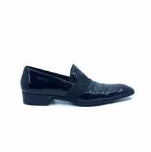 Load image into Gallery viewer, TOM FORD Size 10.5 Black Men's Loafers