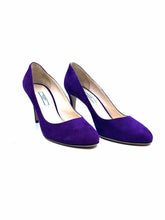 Load image into Gallery viewer, PRADA Size 8.5 Purple Suede Pumps