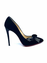Load image into Gallery viewer, CHRISTIAN LOUBOUTIN Size 7.5 Black Velvet Solid Pumps
