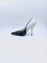 Load image into Gallery viewer, MIU MIU Size 9 Black & White Leather Pumps