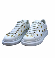 Load image into Gallery viewer, ALEXANDER MCQUEEN Size 9 White Sneakers