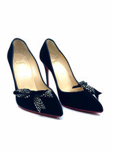 Load image into Gallery viewer, CHRISTIAN LOUBOUTIN Size 7.5 Black Velvet Solid Pumps