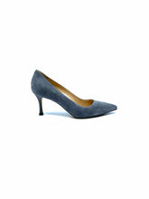 Load image into Gallery viewer, MANOLO BLAHNIK Size 5 Grey Suede Solid Pumps