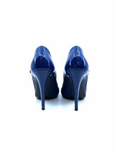 Load image into Gallery viewer, BOTTEGA VENETA Size 10 Navy Patent Leather Solid Pumps