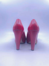 Load image into Gallery viewer, LOEFFLER RANDALL Size 5 Red Pumps