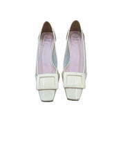 Load image into Gallery viewer, ROGER VIVIER Size 7.5 Ivory Patent Leather Plastic Solid Pumps