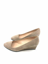 Load image into Gallery viewer, TOD'S Size 7.5 Beige Suede Solid Wedge