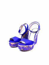 Load image into Gallery viewer, JIMMY CHOO Size 10.5 Purple Leather Floral Wedge