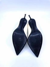 Load image into Gallery viewer, SAINT LAURENT Size 8.5 Cream Patent Leather Pumps