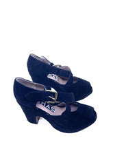Load image into Gallery viewer, ROCHAS Size 10.5 Black Suede Sandals