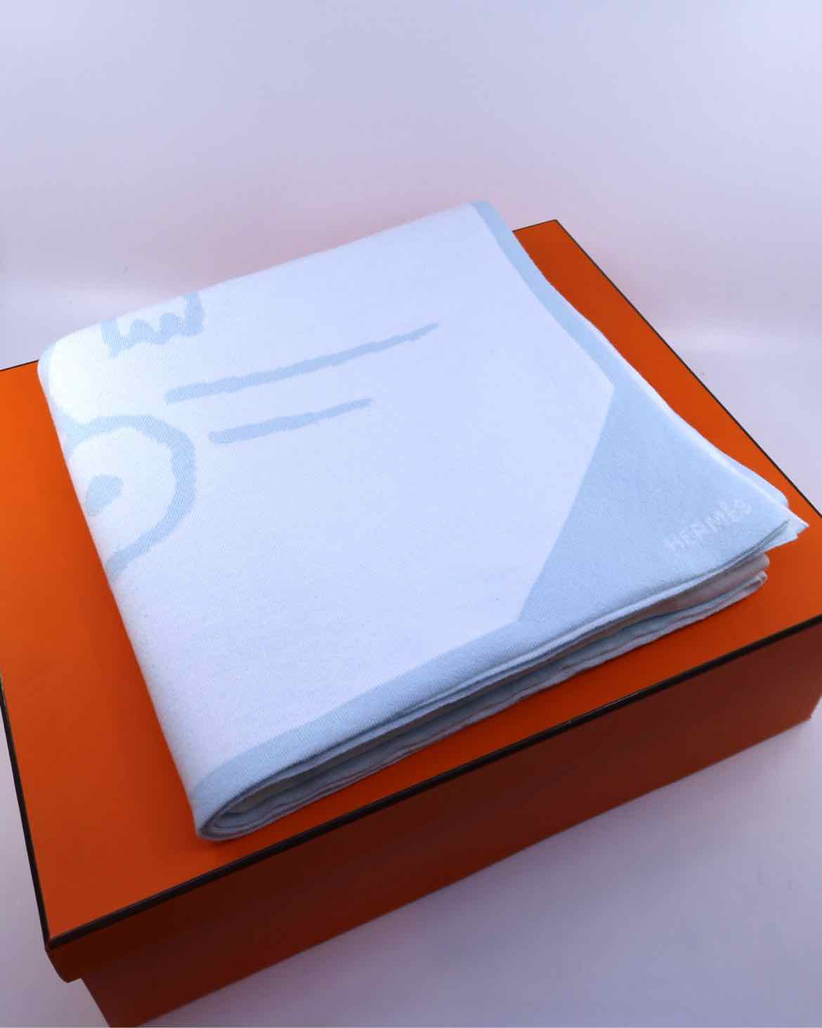 Hermes blanket size online